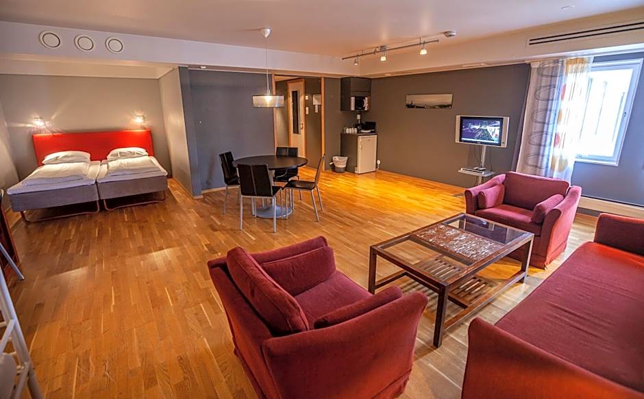 F2 Hotel