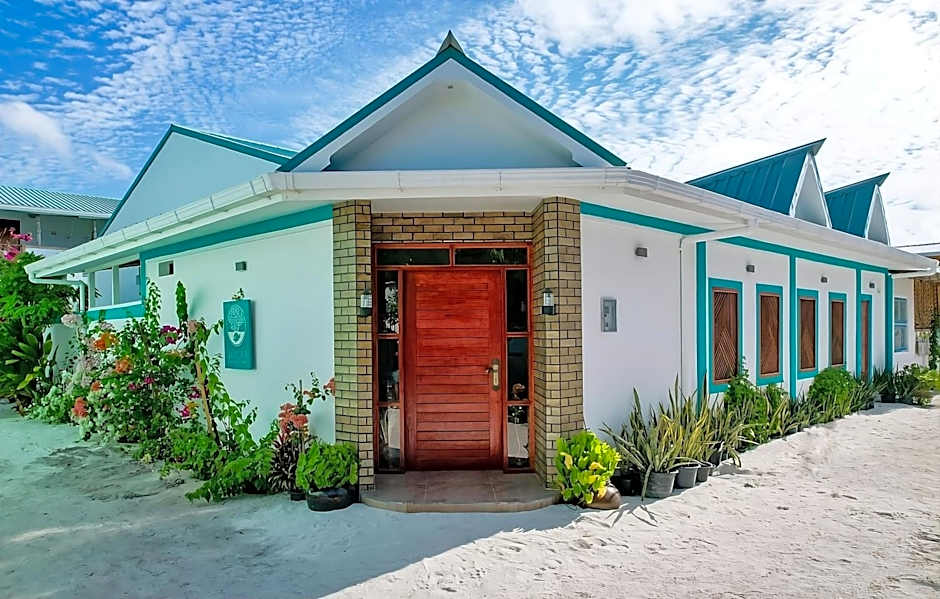 Vaagali Inn