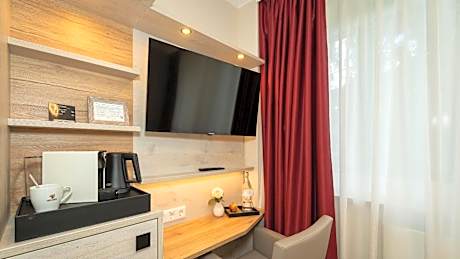 Budget Single Room with own external bathroom