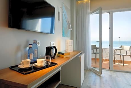 DO0UBLE OR TWIN PREMIUM SEA VIEW 2 ADULTS +1 CHILD
