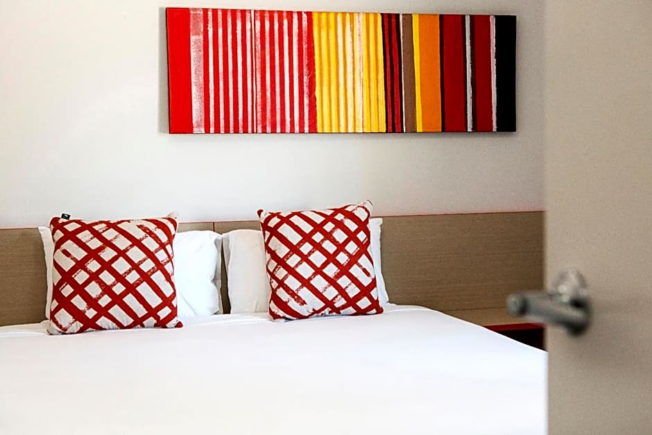 Villawood Hotel