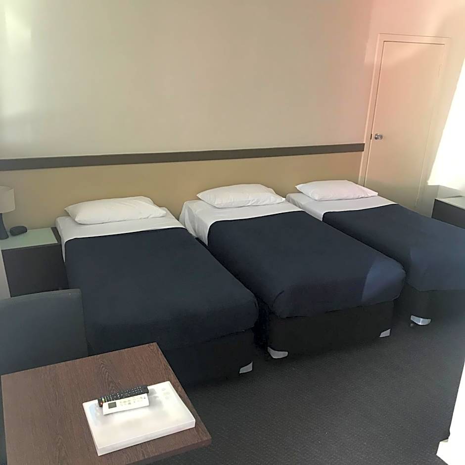 Highlander Hotel Bar Kitchen Rooftop