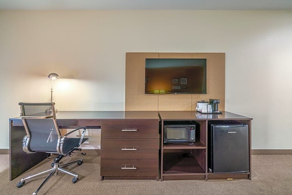 Restwell Inn & Suites I-45 North