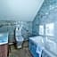 Uno Thames Hotel