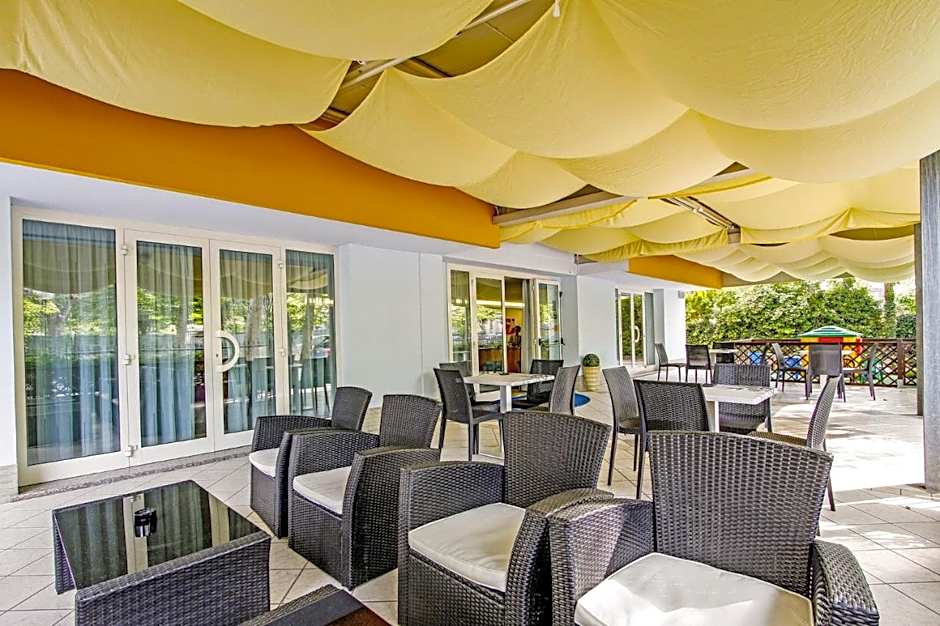 Parador Hotel Residence