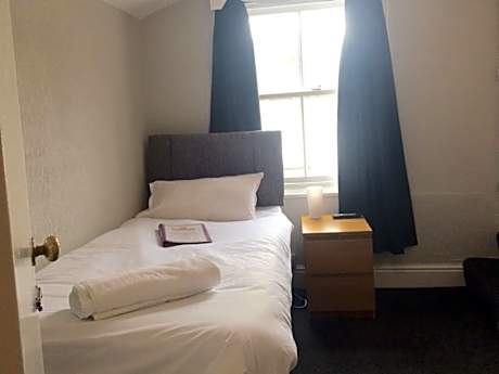 Budget single room with Shower