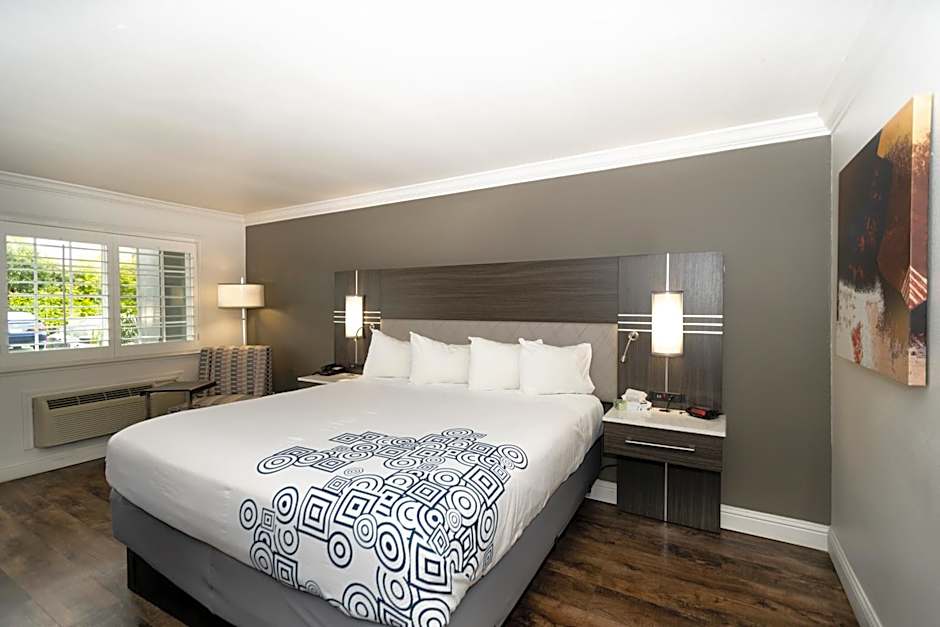 Rodeway Inn San Jose HWY-101 Tully Rd Exit