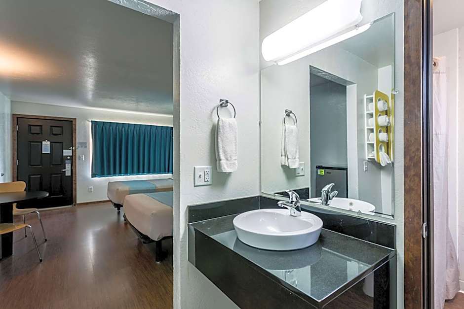 Motel 6-Missoula, MT - University