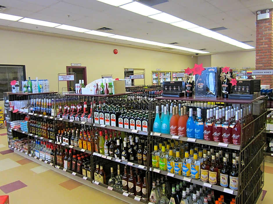 Woodlands Inn & Suites