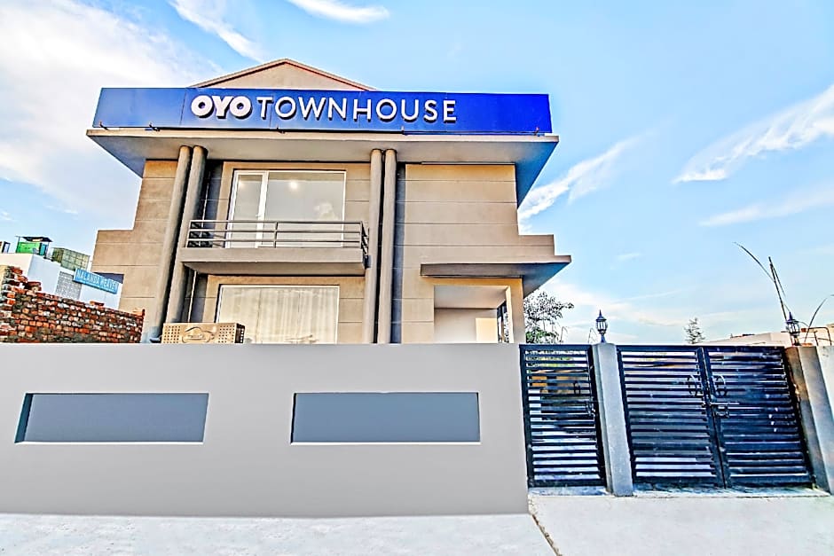 Townhouse Knowledge Park  Near Sharda University