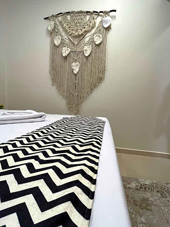 The Gate Hotel Front Pyramids & Sphinx View