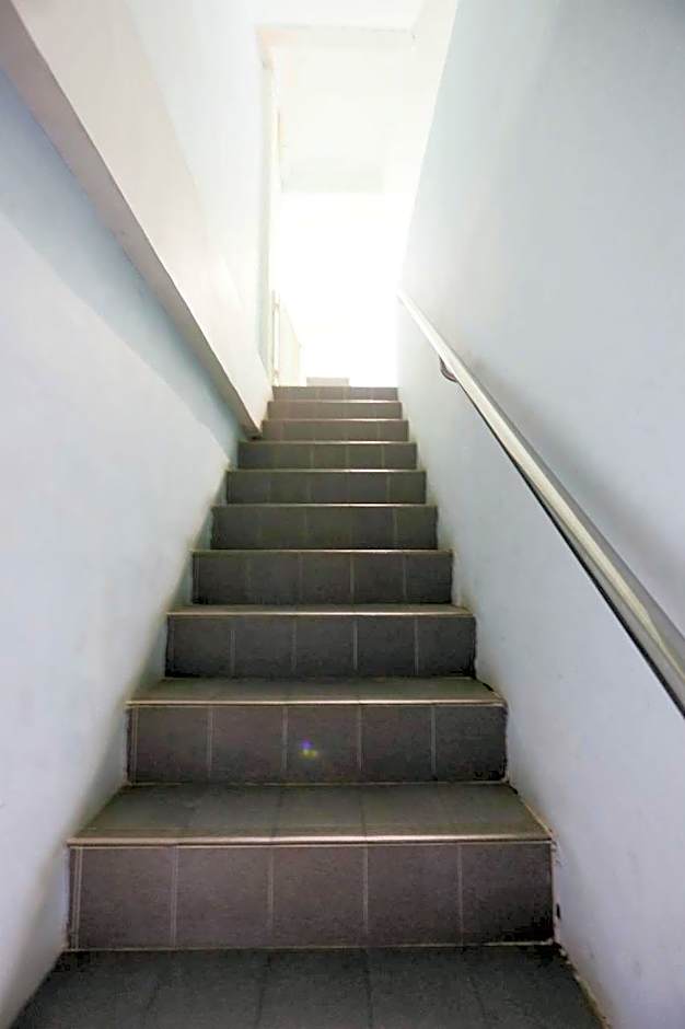 Hotel O Penginapan ReniNearMall Nagoya Hill