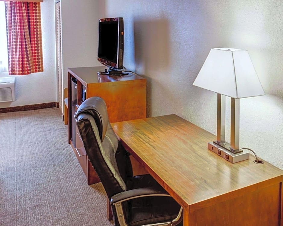 Comfort Inn & Suites North Greenfield