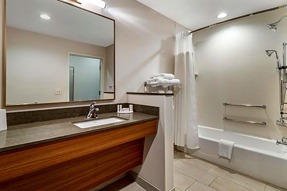 Fairfield Inn & Suites by Marriott Helen