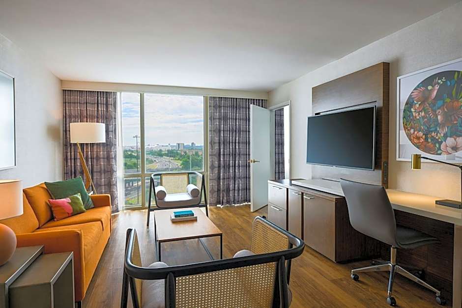 Renaissance by Marriott Meadowlands Hotel
