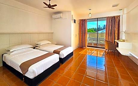 Deluxe Twin Room with Balcony