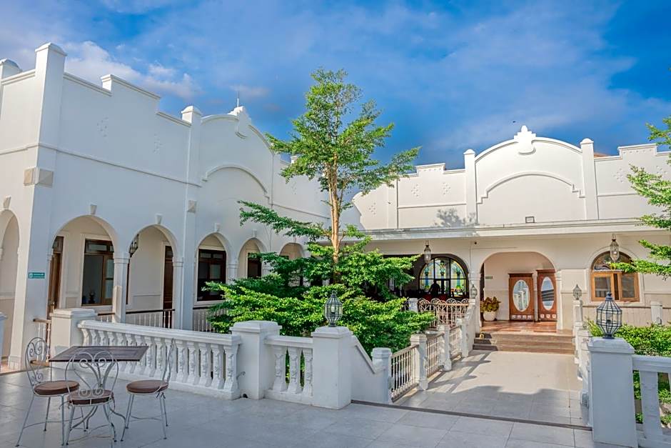 Pitaloka Hotel Sanur By DeWizZ Management