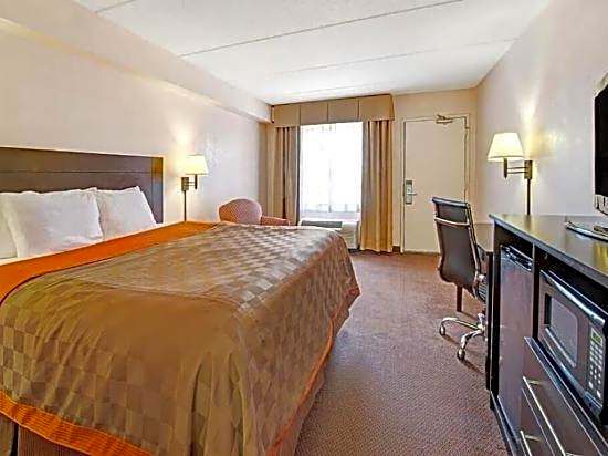 Deluxe Inn San Antonio Near Lackland AFB
