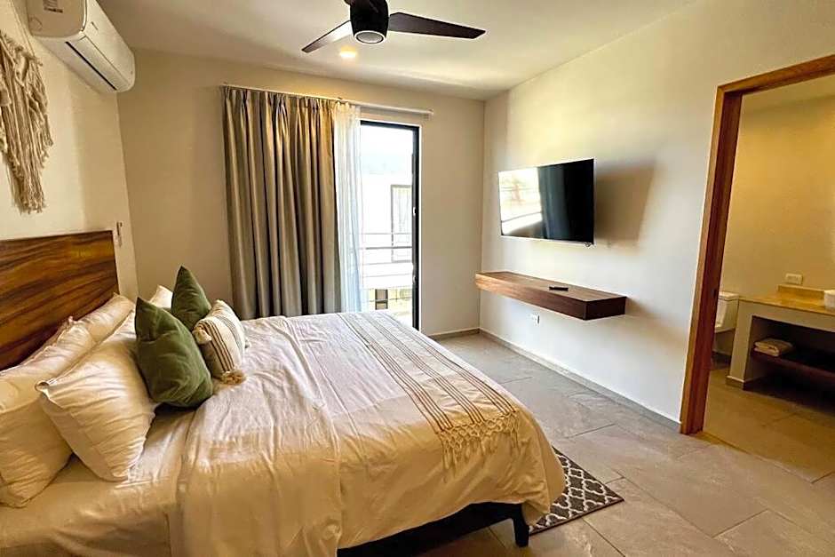 Spacious Penthouse with pool