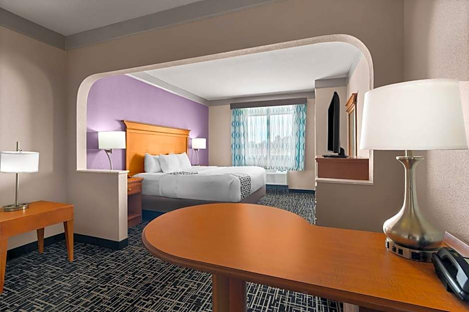 La Quinta Inn & Suites by Wyndham Jackson Airport/Pearl