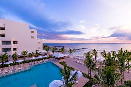 Izla Beach Front Hotel