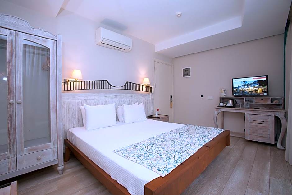 Dedeminn Marina Hotel