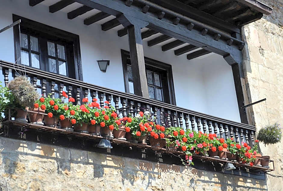 Hotel Santillana