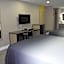 Super 8 by Wyndham Visalia