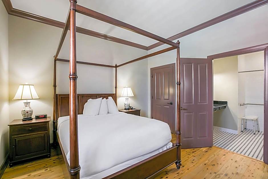 Water Street Hotel & Marina, an Ascend Collection Hotel