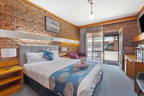 Standard Queen Room