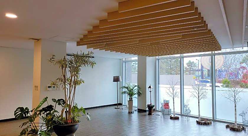 Chungchoho Best Hotel