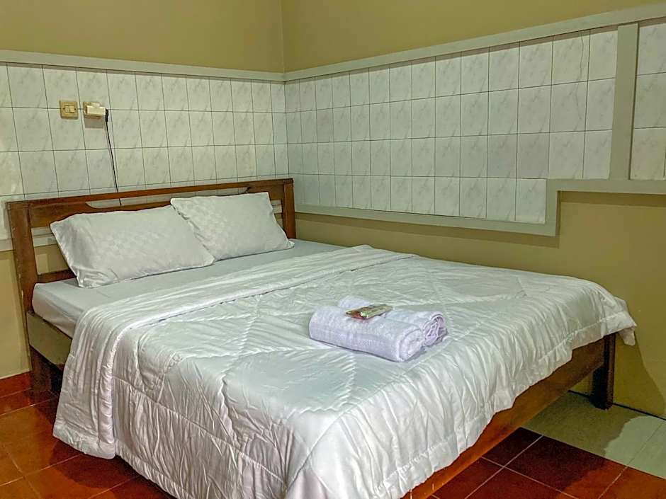 Flamboyan Homestay 1 Dieng Syariah RedPartner