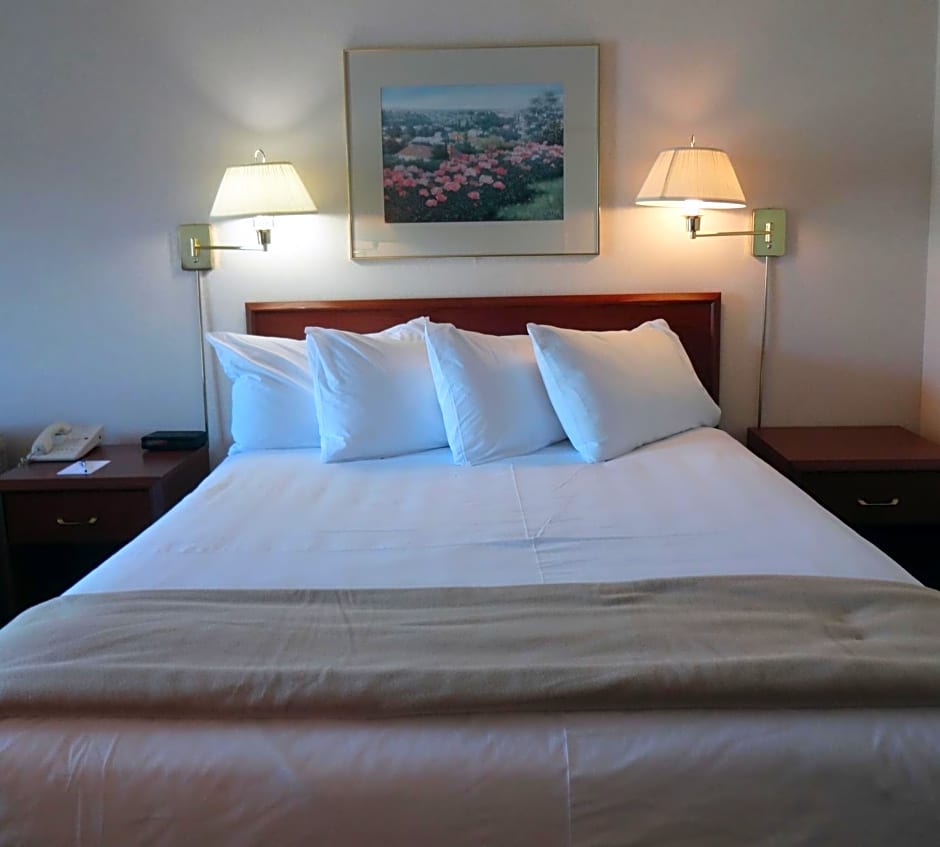 Powell River Town Centre Hotel