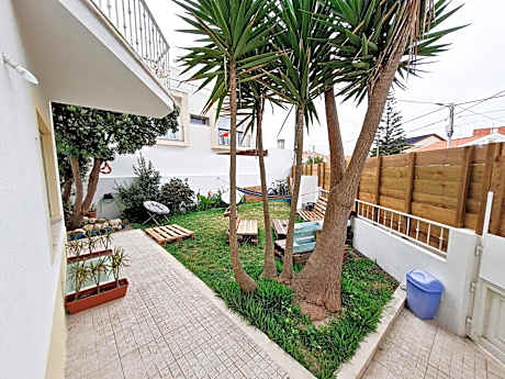 Cloud to Chill Surfhouse Baleal