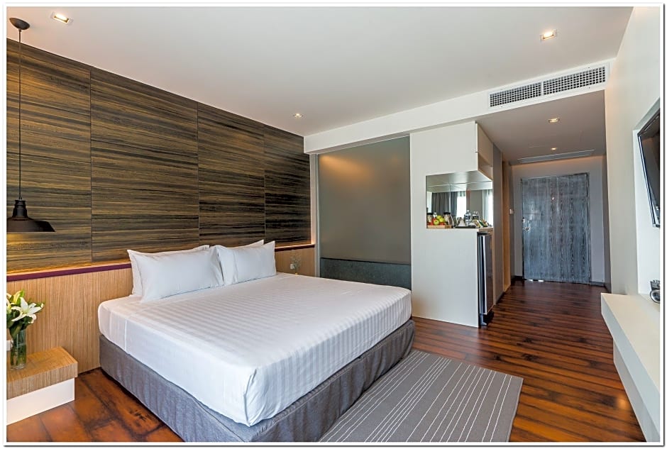 Sea Me Spring Tree Hotel