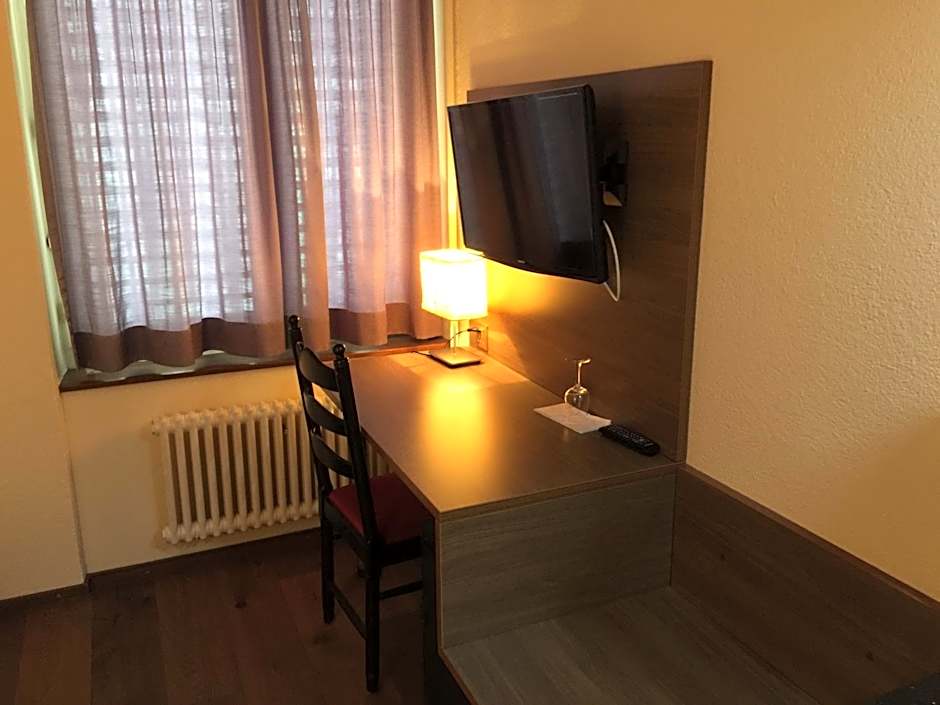 Zys Hotel