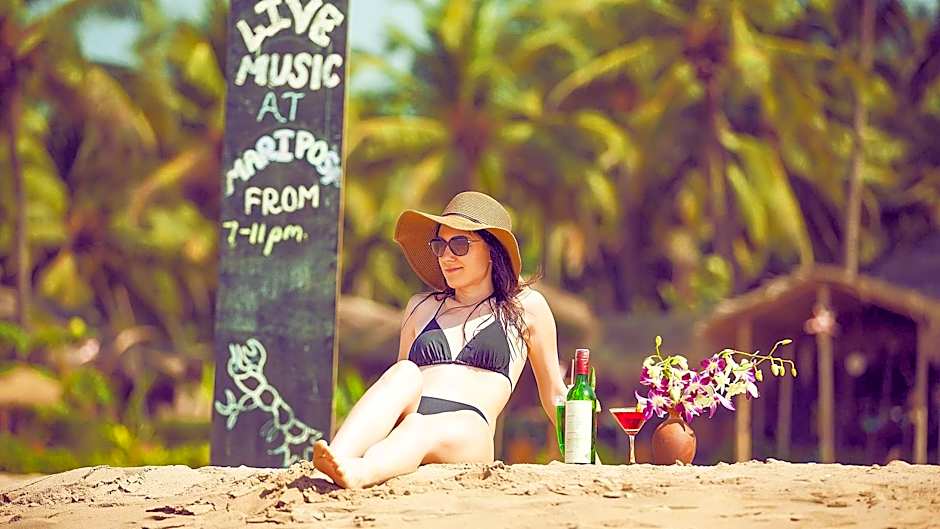 Mariposa Beach Grove