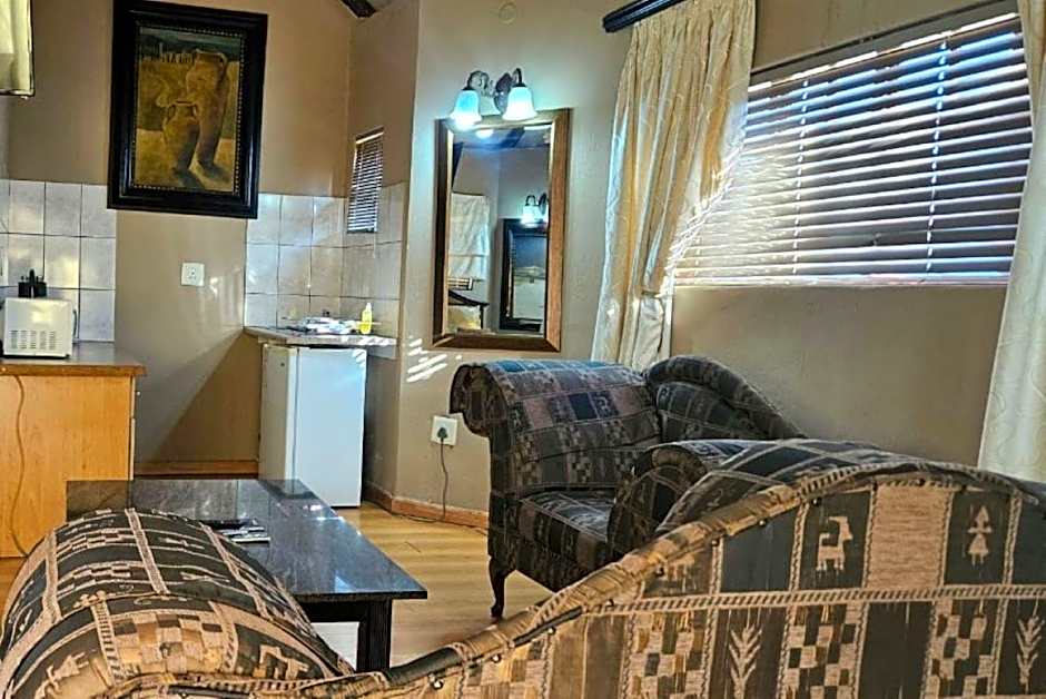 Gaggle Inn Guest Lodge