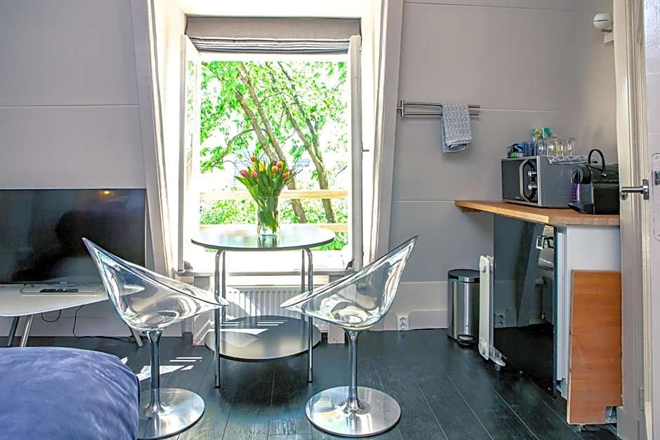 Zwanestein Canal House