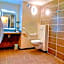 Brit Hotel Confort Pau Lons