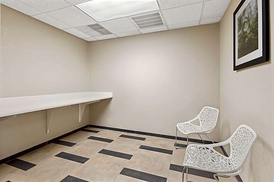 Candlewood Suites Charlotte - Arrowood By IHG