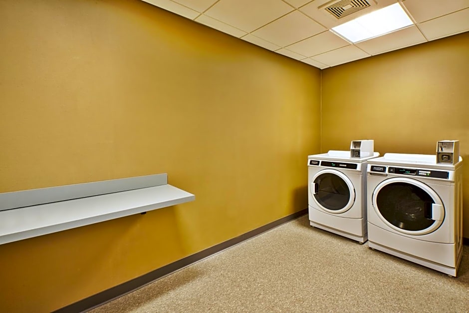 Holiday Inn Express & Suites New Castle By IHG