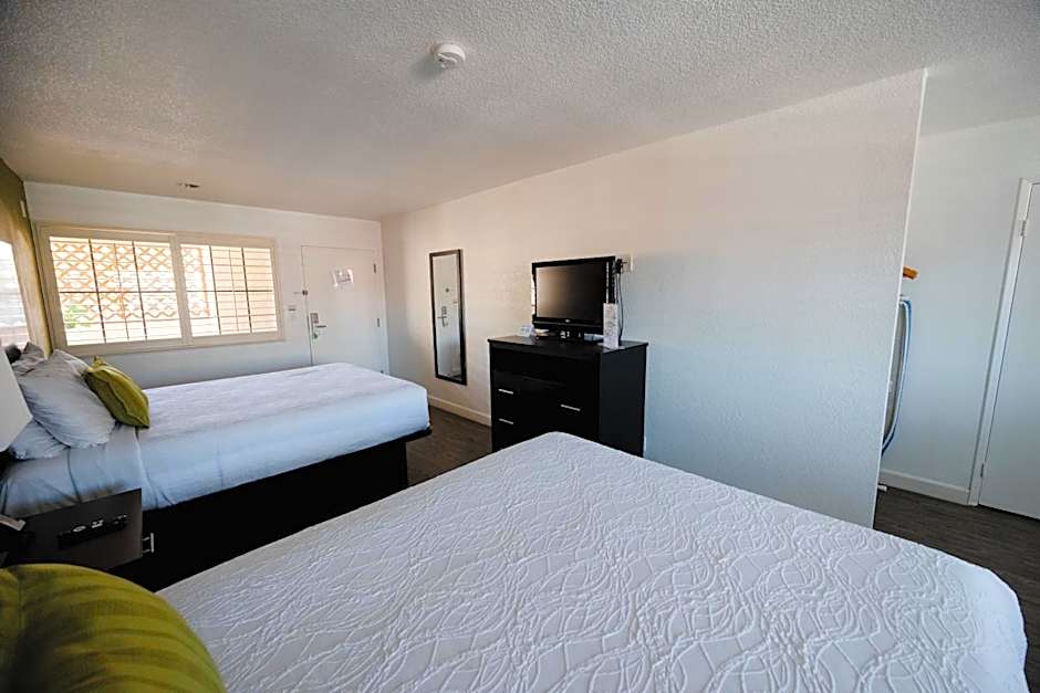 Photo 1 of 5 of 1 Bed with Sofa Bed