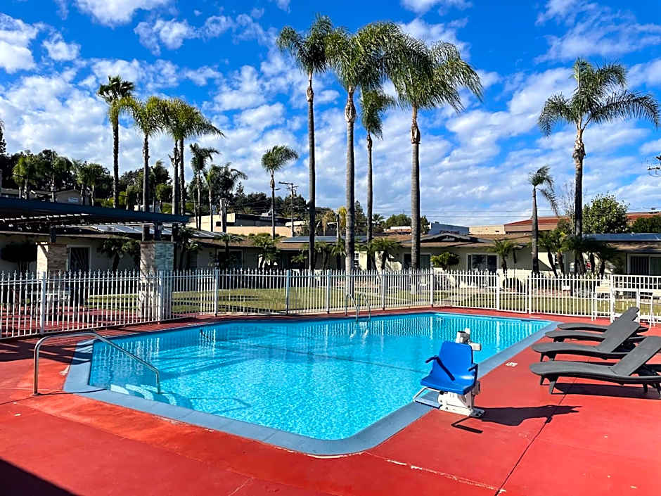 Fallbrook Country Inn