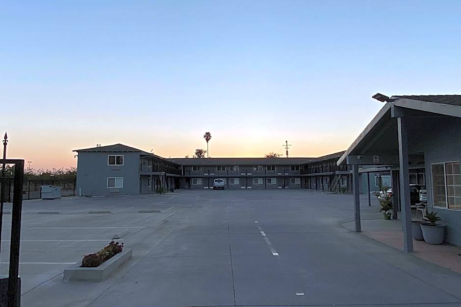 Super 8 by Wyndham Bakersfield CA