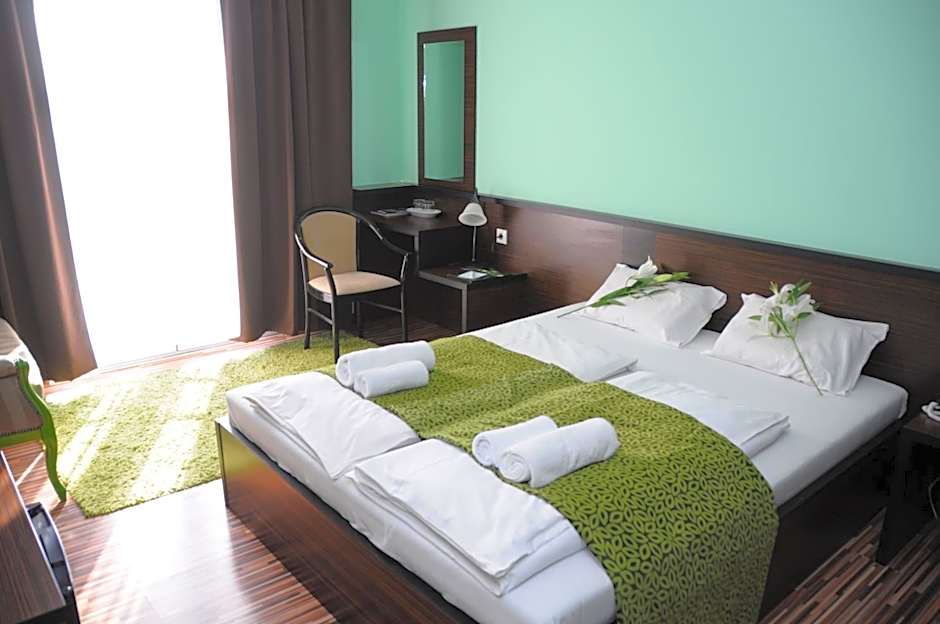 Green Hotel Budapest