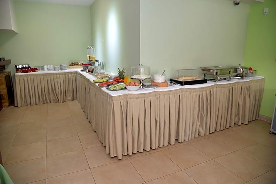 Heleni Beach Hotel