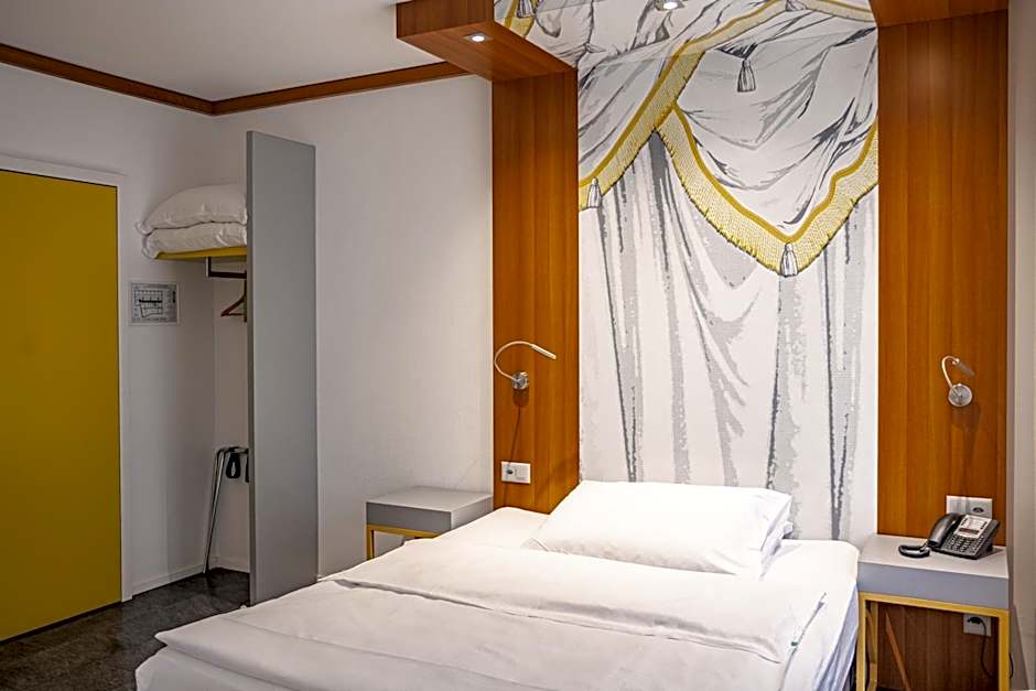 Albergo Carcani by Ketty & Tommy