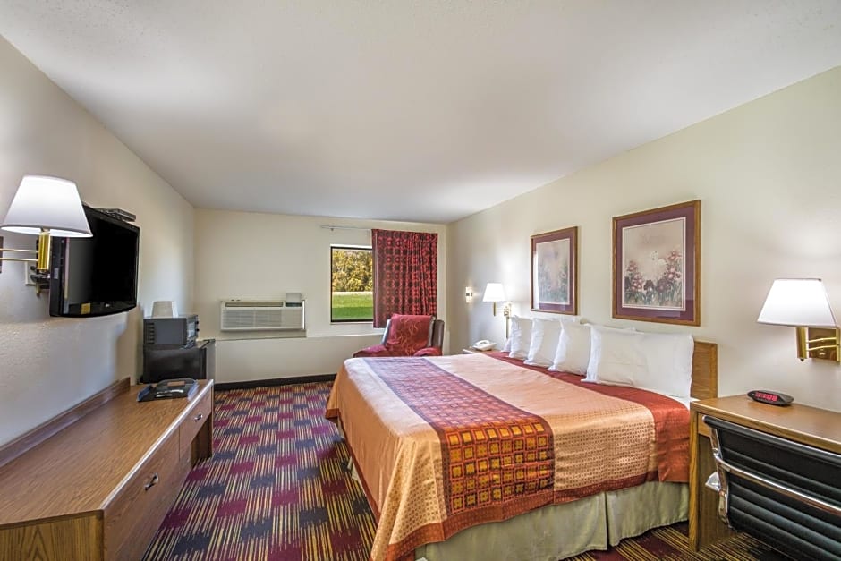 Americas Best Value Inn & Suites Harrisonville