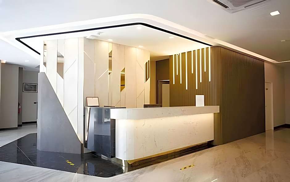 D Varee Montara Thonglor 25